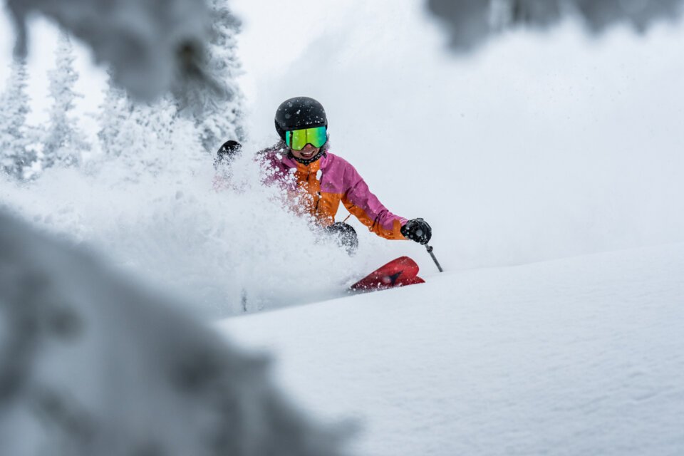 © Atomic Austria GmbH Skier in deep powder snow | © Atomic Austria GmbH