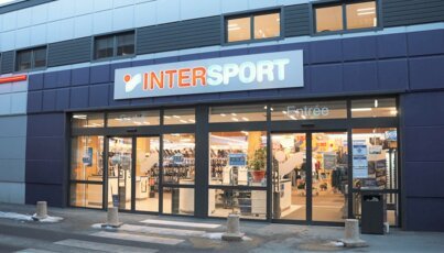 Intersport-Geschäft mit Schiebetüren