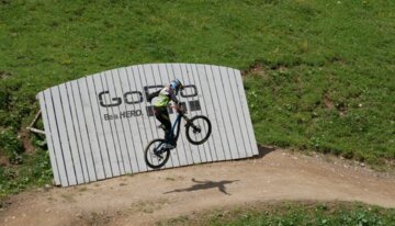 Mountainbiker auf Fully